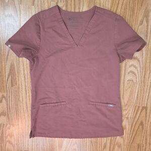 FIGS Technical Collection Casma Muave Three-Pocket Scrub Top Size XS